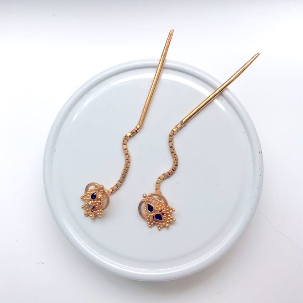 Gold and sapphire earrings